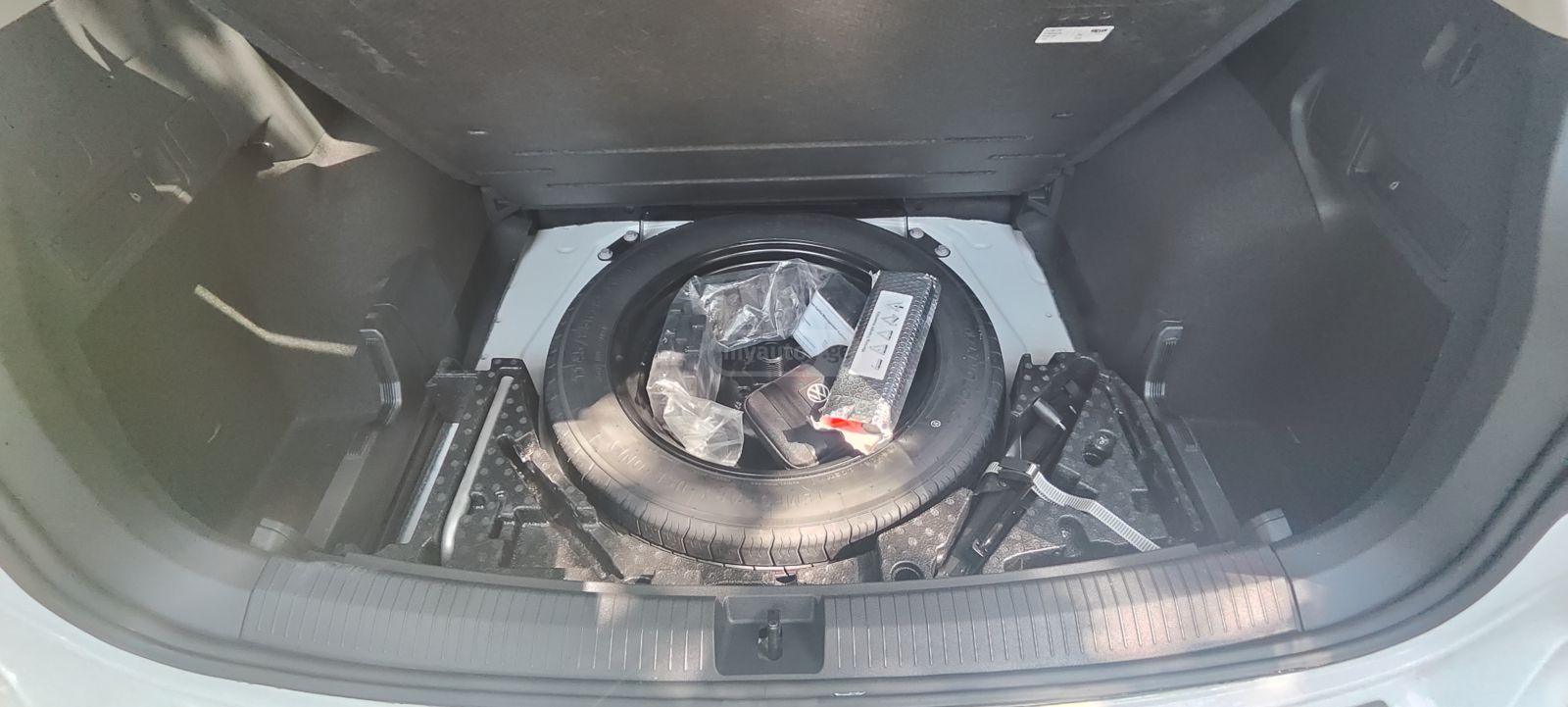 Volkswagen Tiguan SE 2024 — миниатюра 6