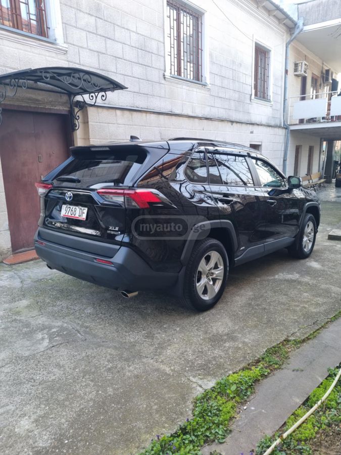 Toyota RAV 4 - фото 3