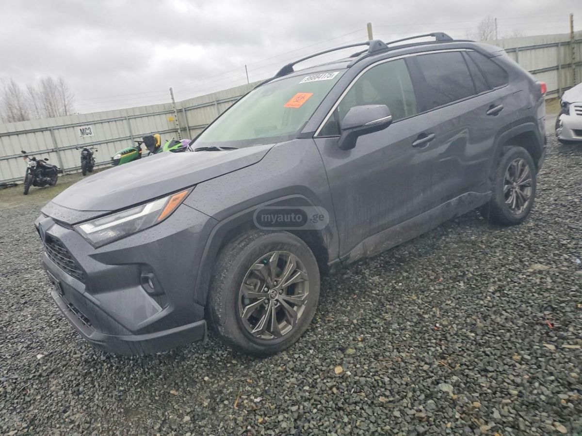 Toyota RAV 4 - фото 1