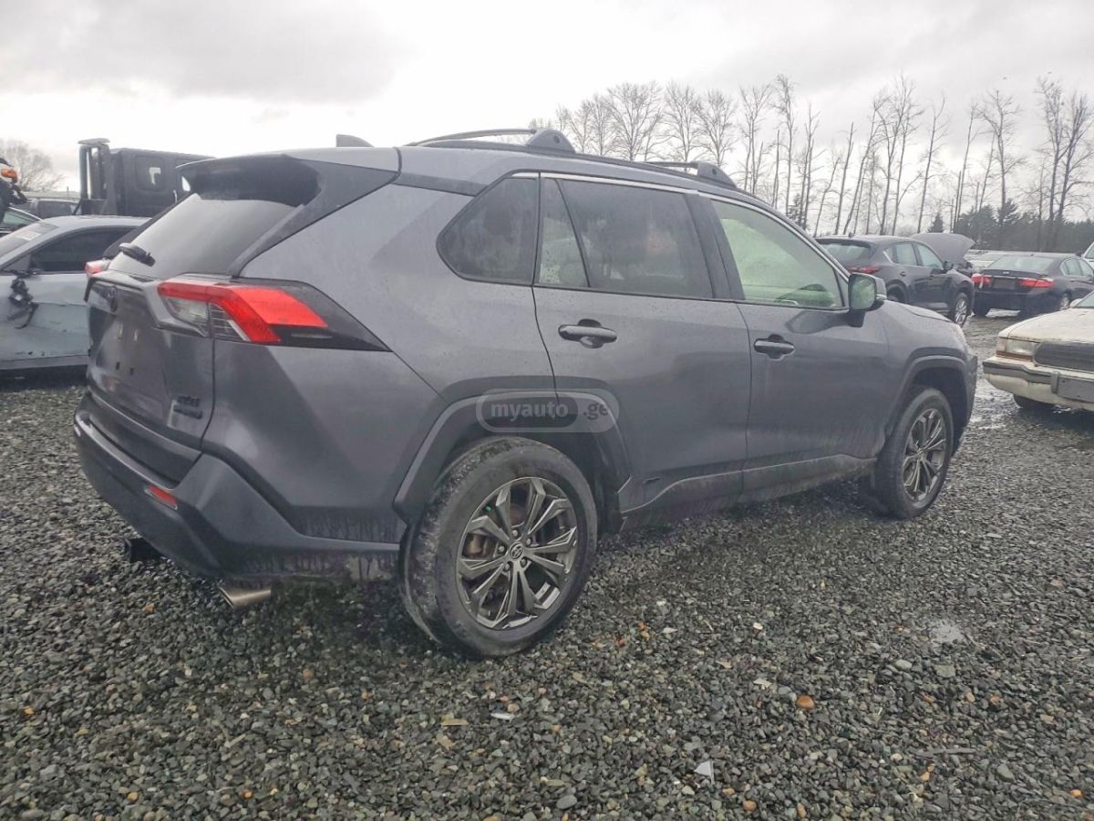 Toyota RAV 4 - фото 3