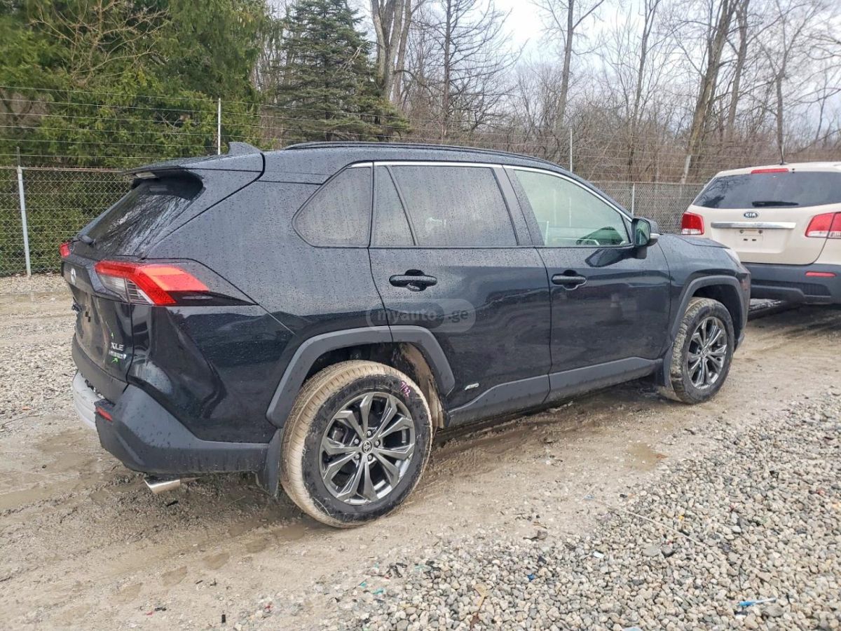 Toyota RAV 4 - фото 3