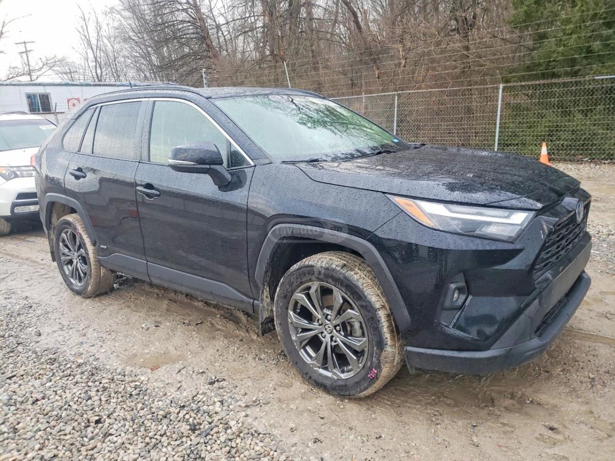 Toyota RAV 4 - фото 4