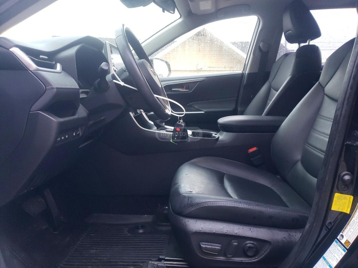 Toyota RAV 4 - фото 7