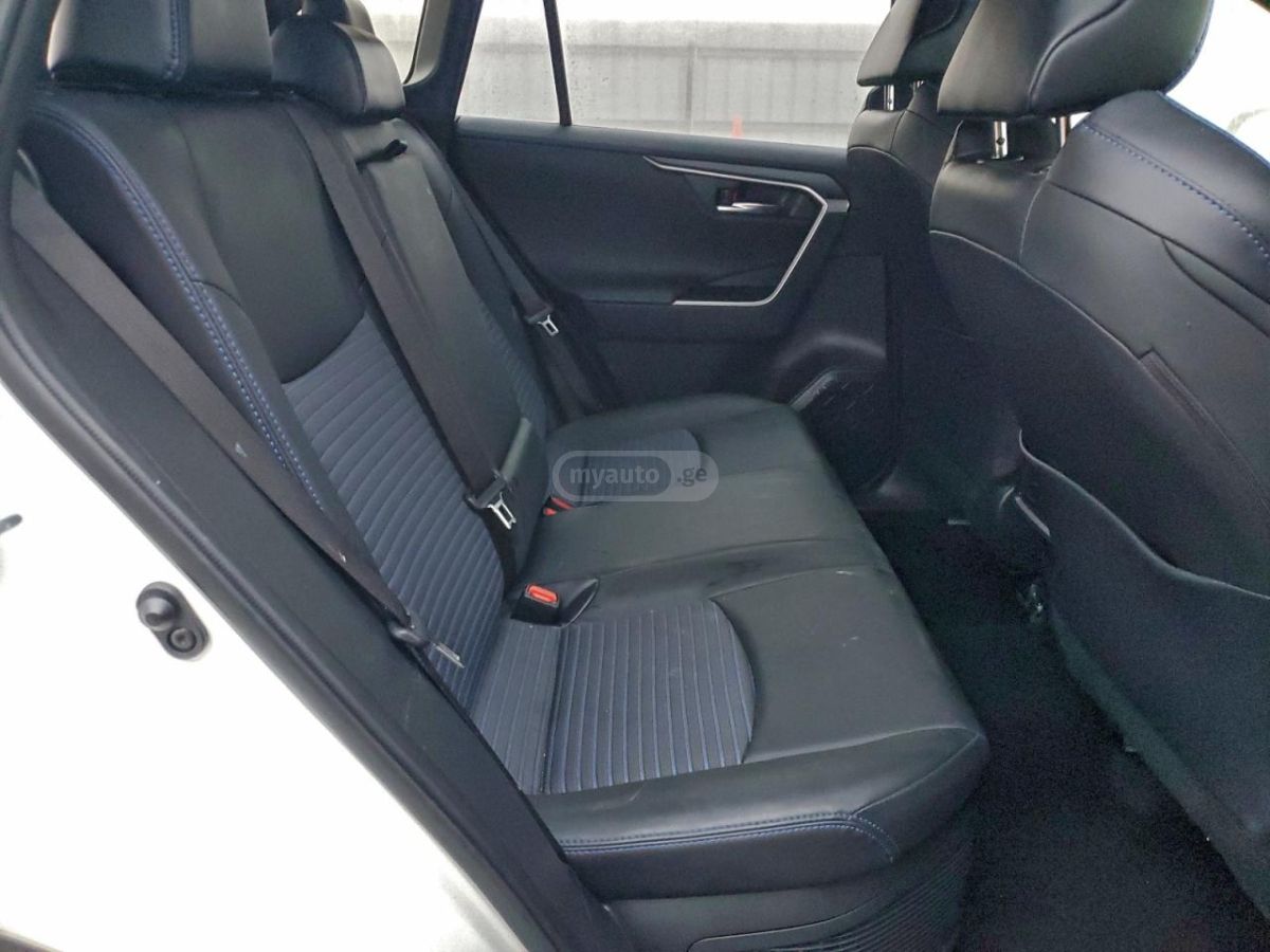 Toyota RAV 4 - фото 11
