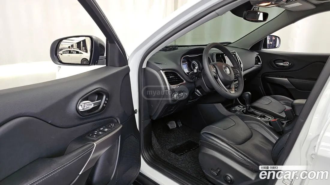 Jeep Cherokee - фото 10