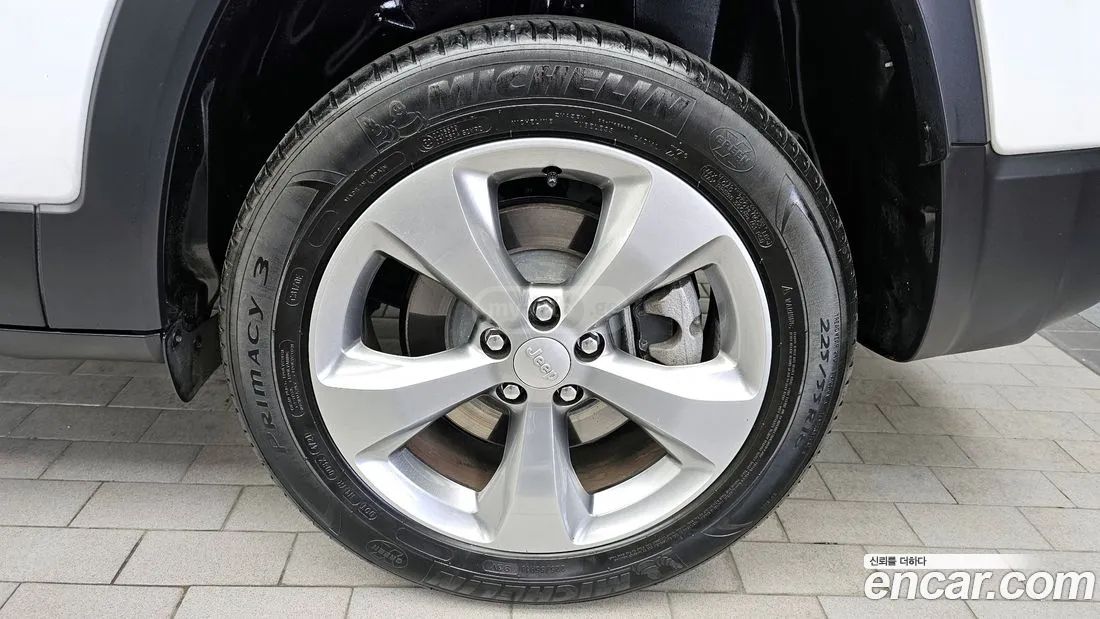 Jeep Cherokee - фото 5