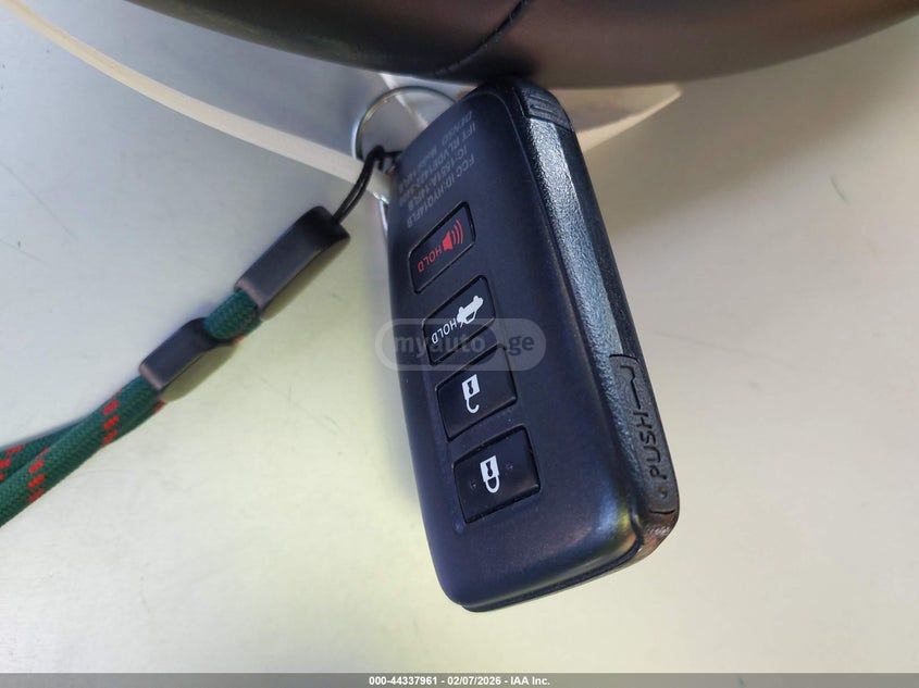 Lexus IS 300 2024 — миниатюра 10