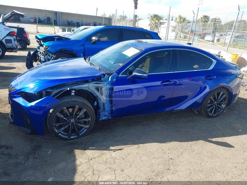 Lexus IS 300 2024 — миниатюра 14