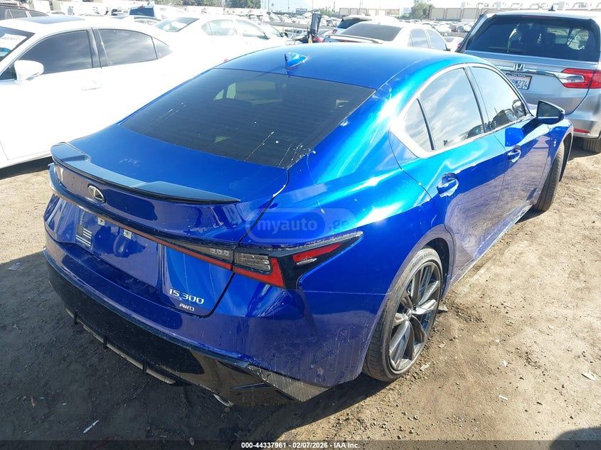 Lexus IS 300 2024 — миниатюра 4