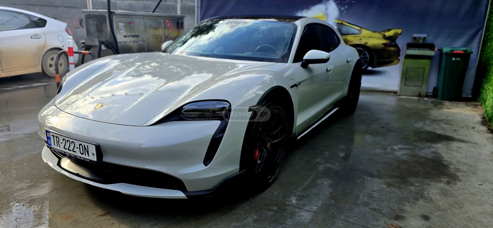 Porsche Taycan 4 S - фото 1