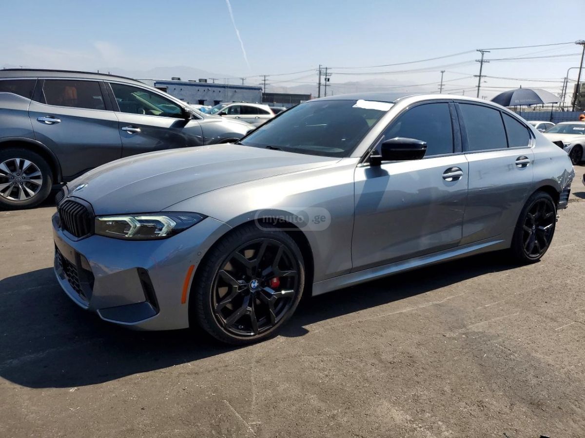 BMW 330 - фото 1