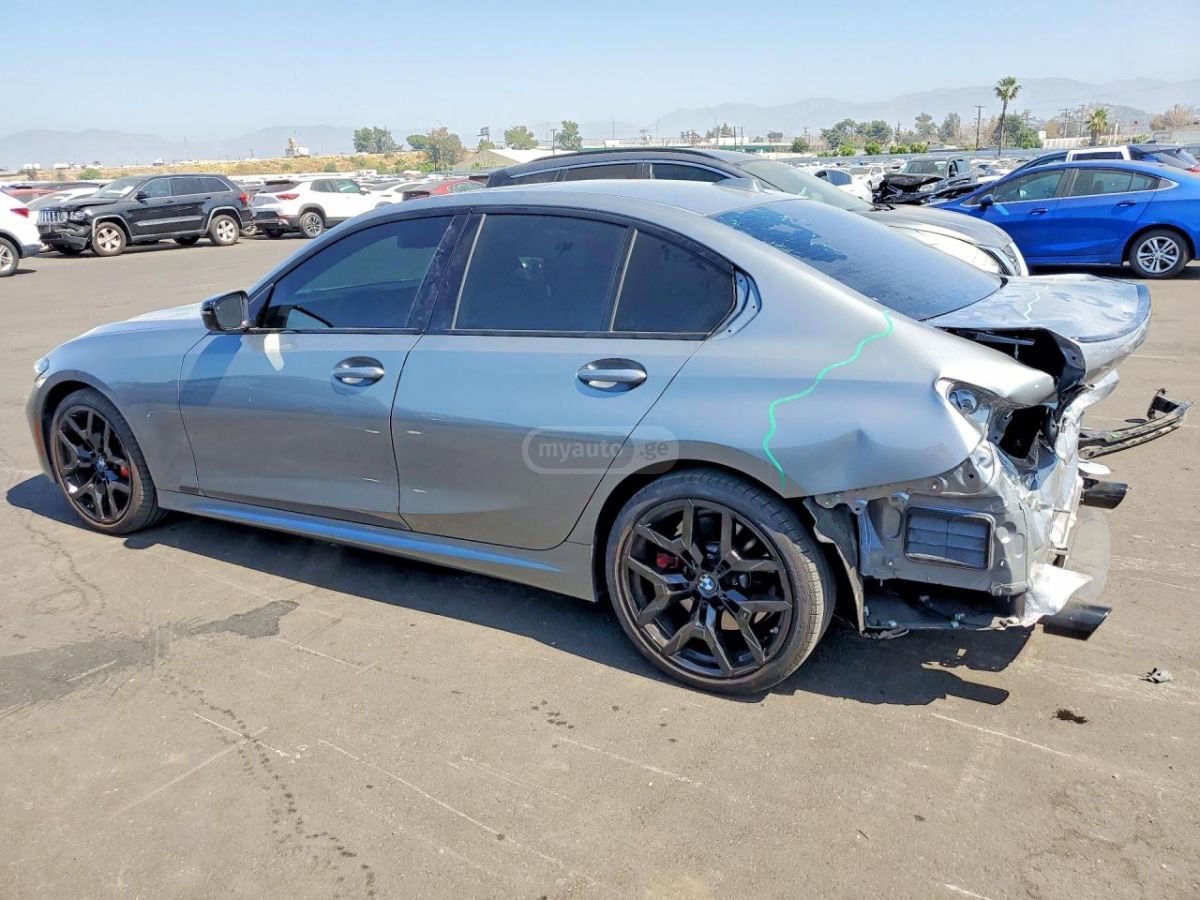 BMW 330 - фото 3