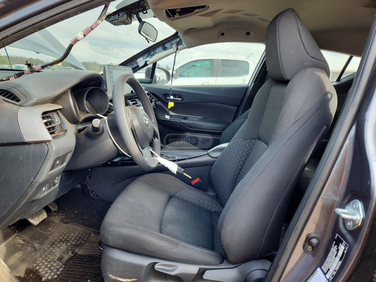 Toyota CHR - фото 7