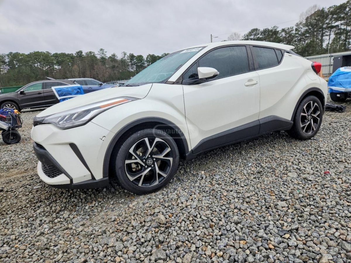 Toyota CHR - фото 1