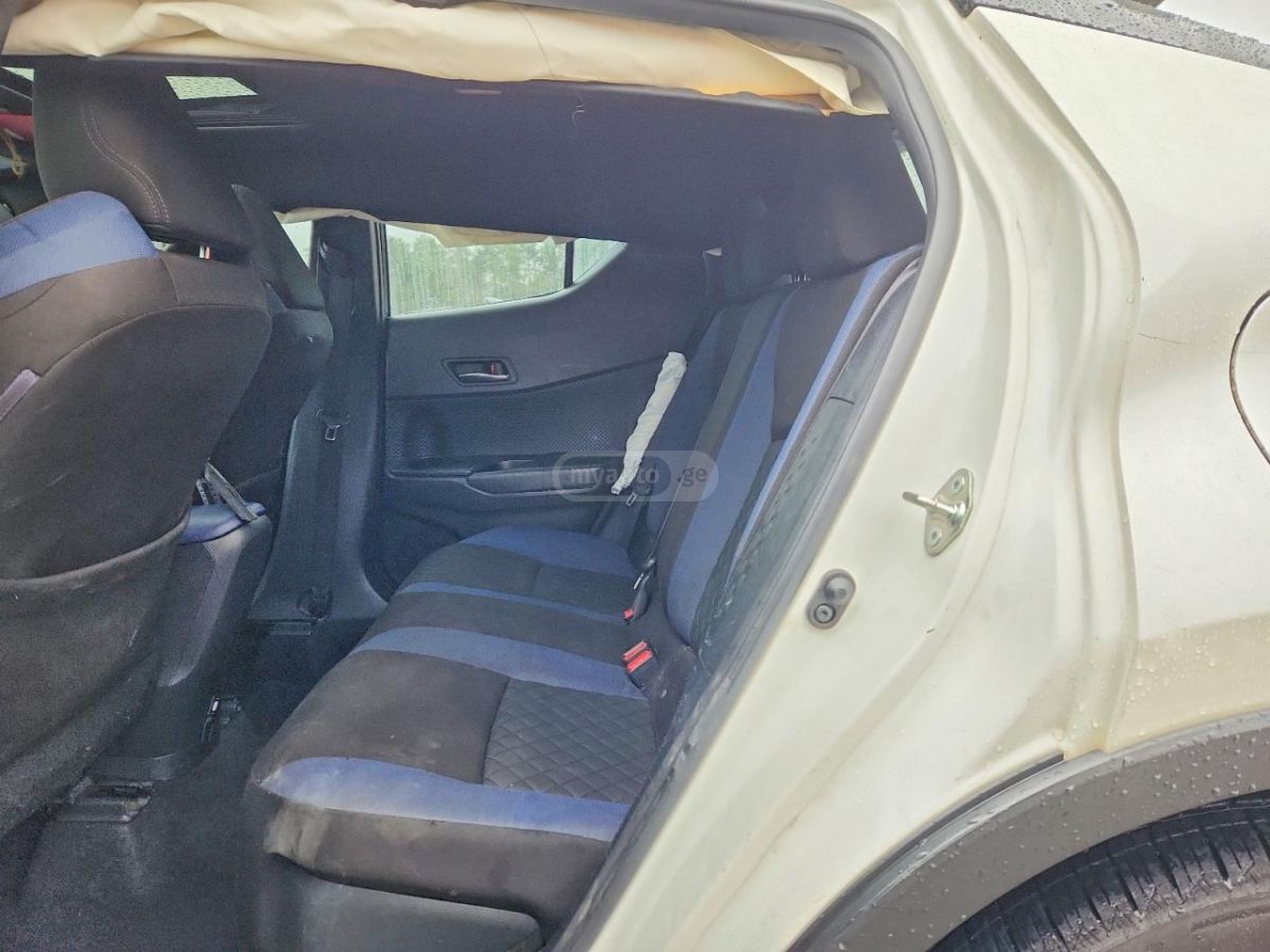 Toyota CHR - фото 10