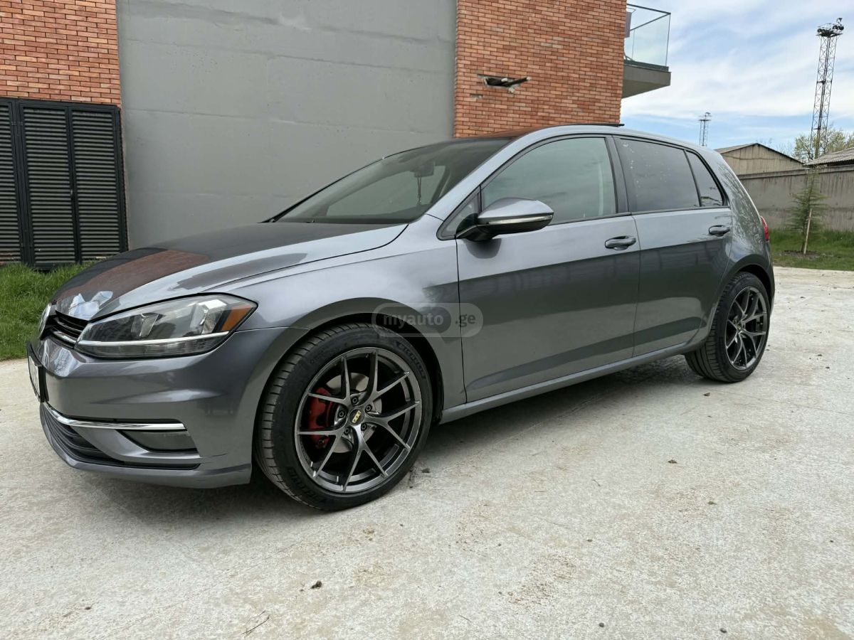 Volkswagen Golf - фото 1