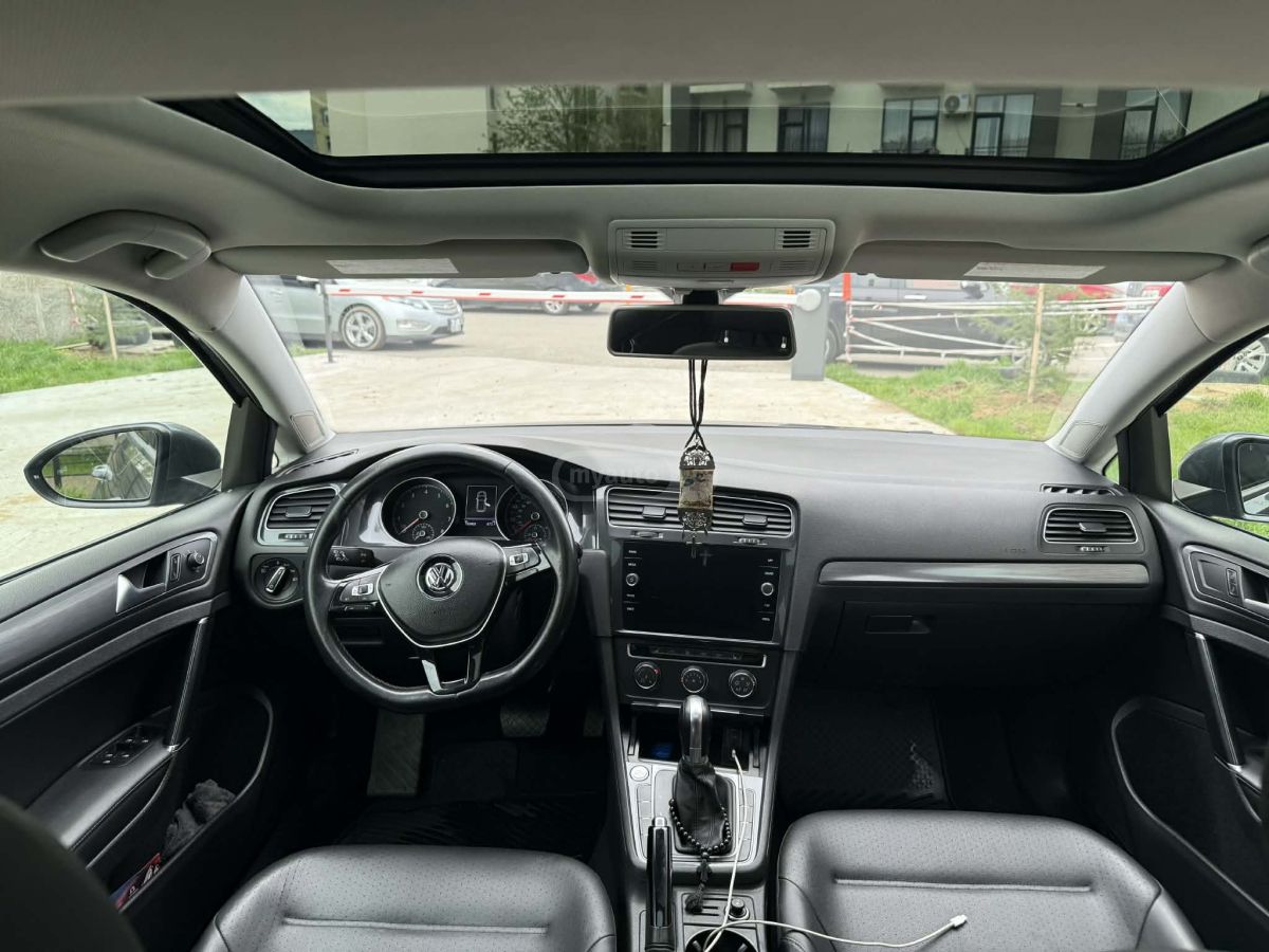 Volkswagen Golf - фото 7