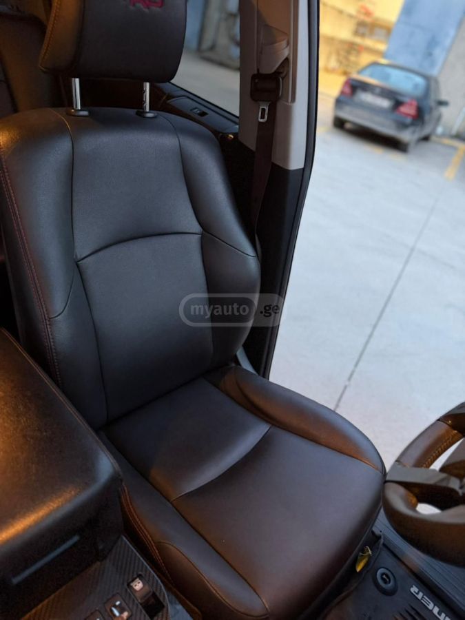 Toyota 4 Runner - фото 8