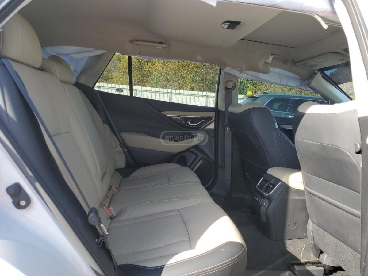 Subaru Limited 4dr All-Wheel Drive CV — миниатюра 11