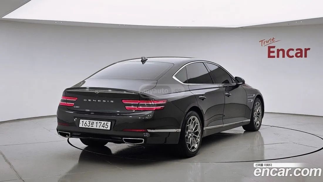 Hyundai Genesis 2024 — миниатюра 2