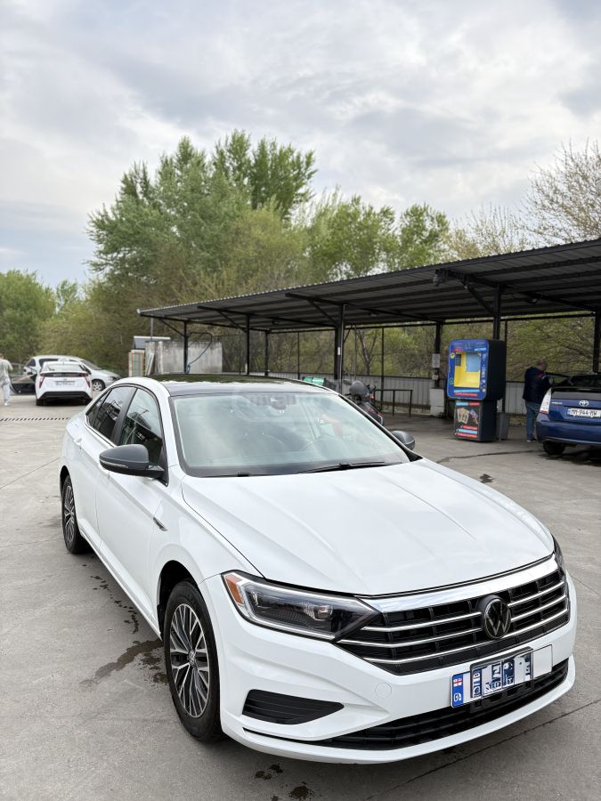 Volkswagen Jetta - фото 1