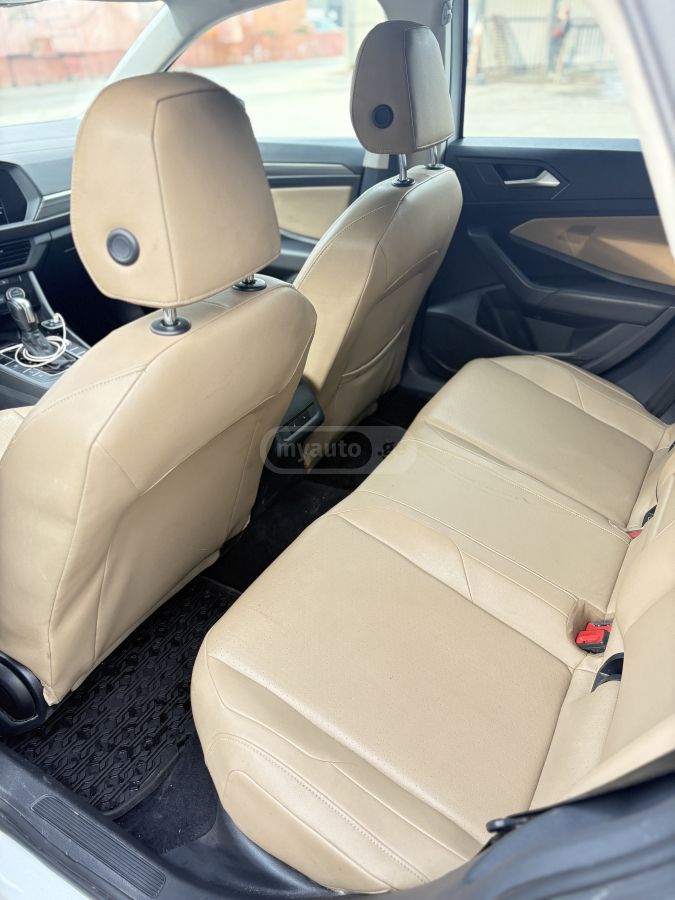 Volkswagen Jetta - фото 7