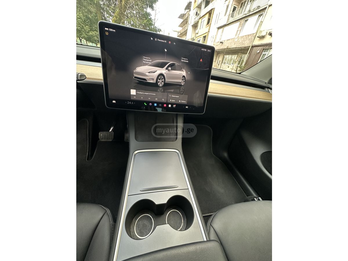 Tesla Model Y - фото 6