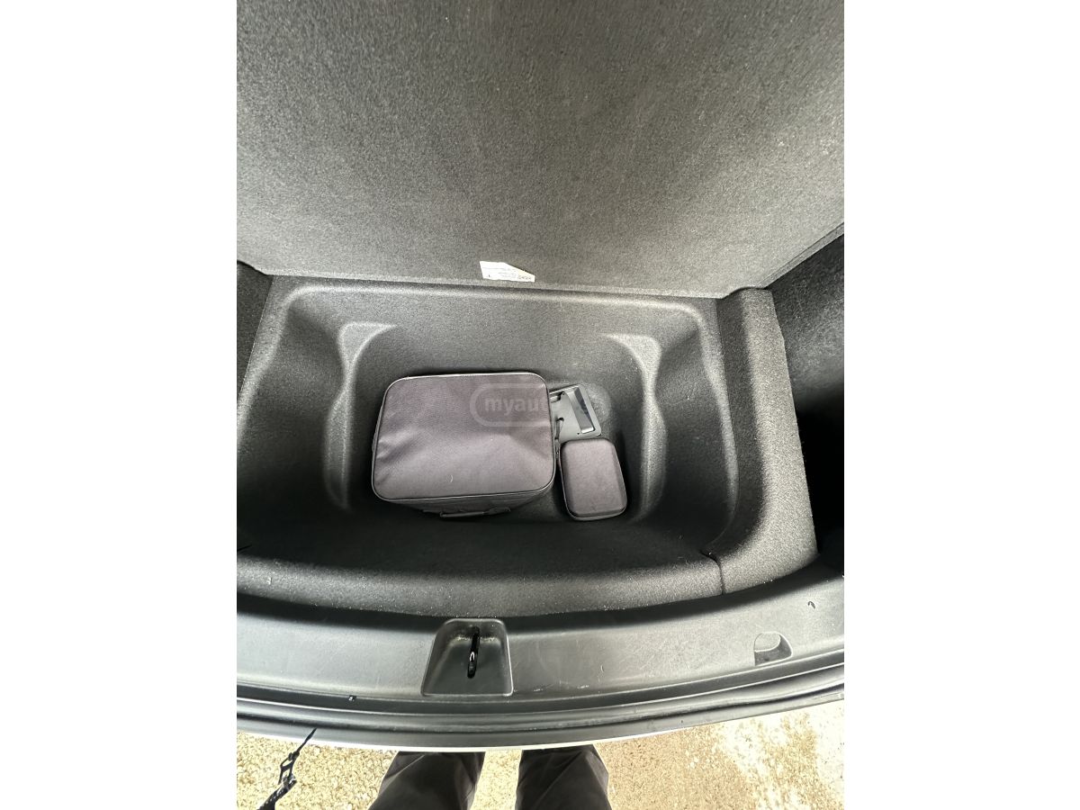 Tesla Model Y - фото 9