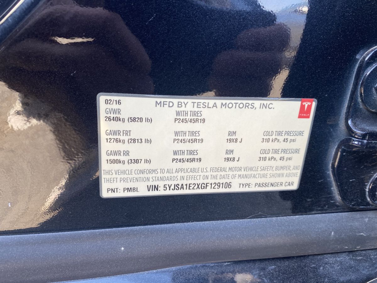 Tesla Model S - фото 10