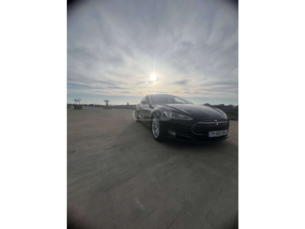 Tesla Model S - фото 12