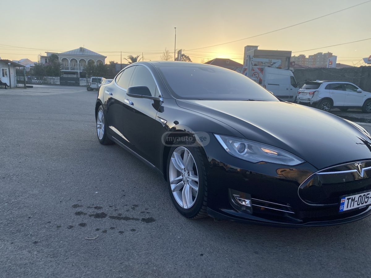 Tesla Model S - фото 2