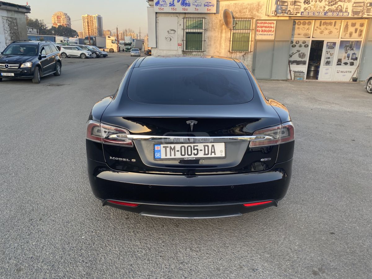 Tesla Model S - фото 5
