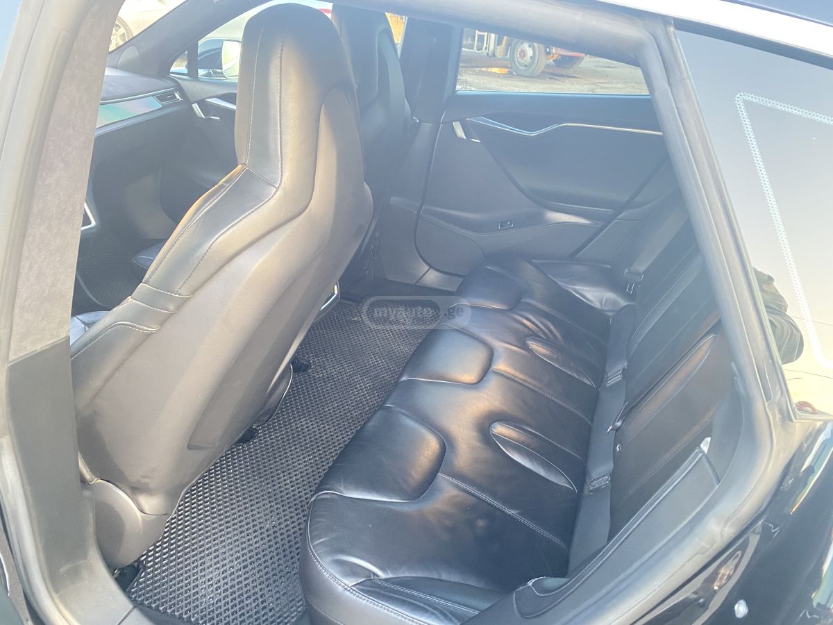 Tesla Model S - фото 6
