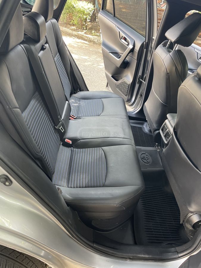 Toyota Xse hybrid 4x4 — миниатюра 12