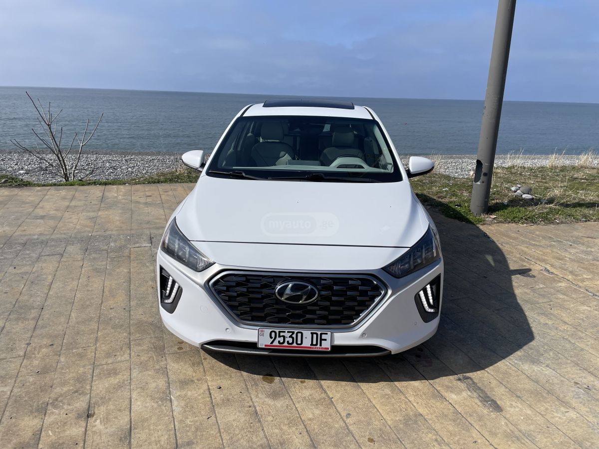 Hyundai Ioniq - фото 11