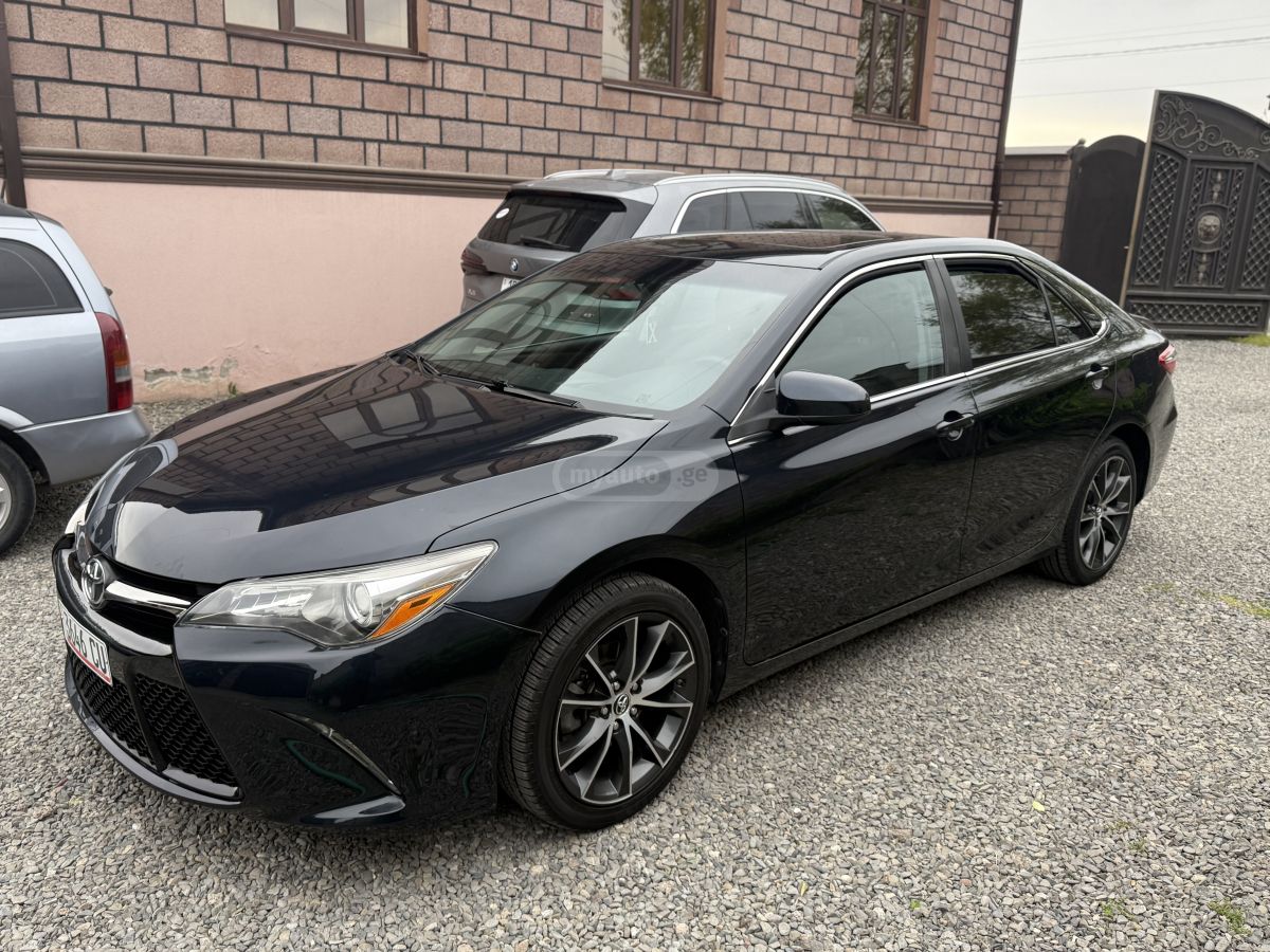 Toyota Camry - фото 4