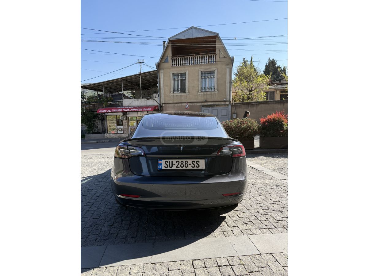 Tesla Model 3 - фото 3