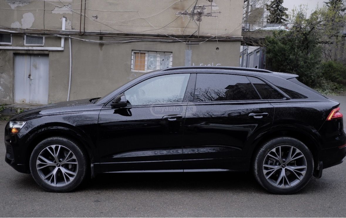 Audi Q8 - фото 10