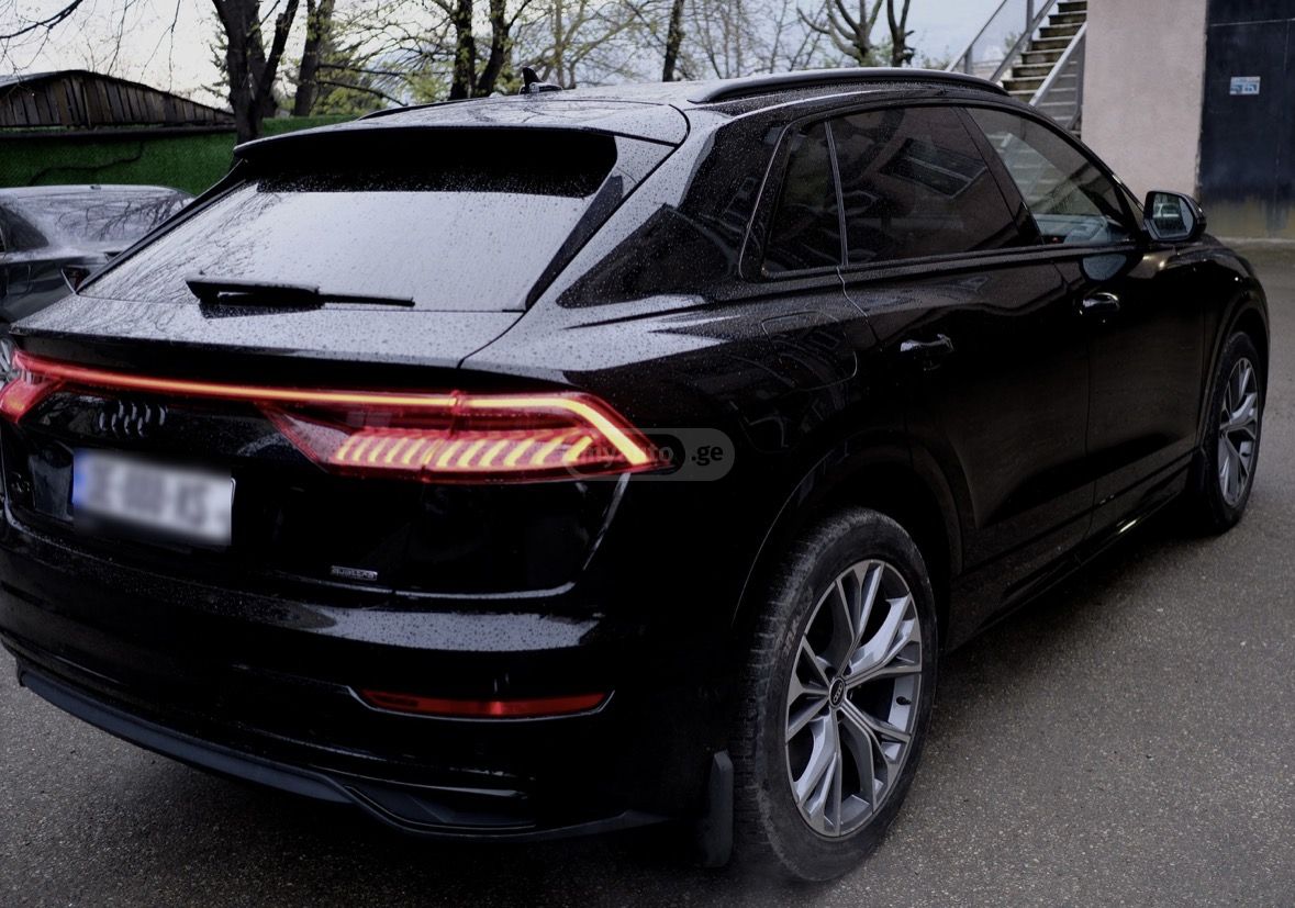Audi Q8 - фото 3