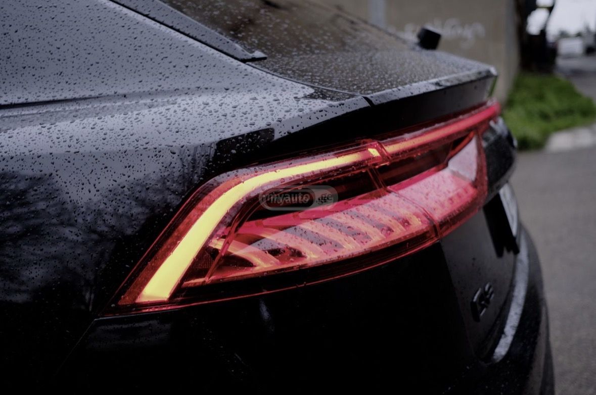 Audi Q8 - фото 4