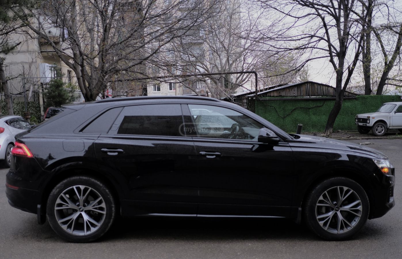 Audi Q8 - фото 7