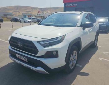 ToyotaRAV 4