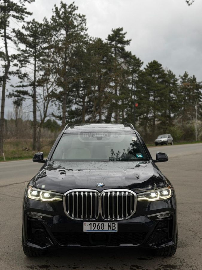 BMW X7 - фото 10