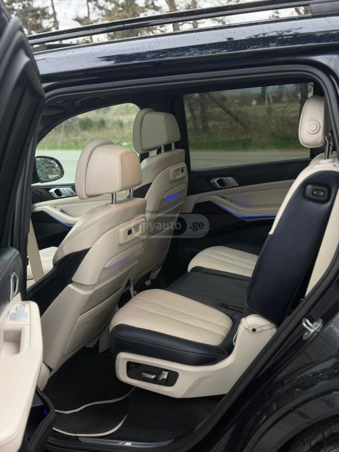 BMW X7 - фото 11