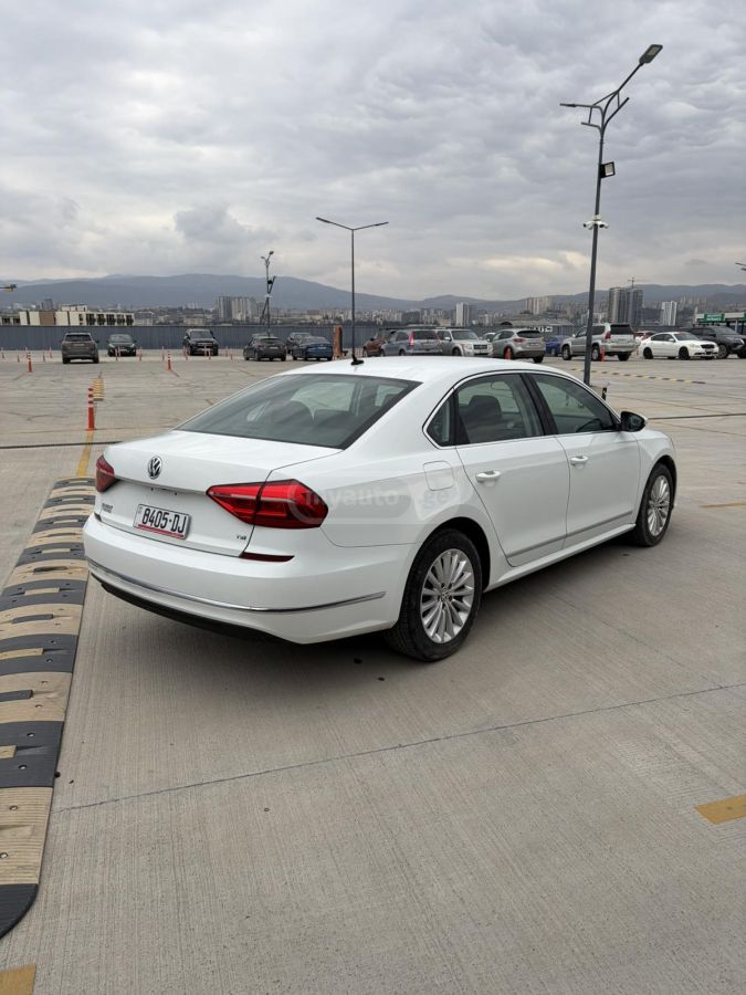 Volkswagen Passat - фото 3