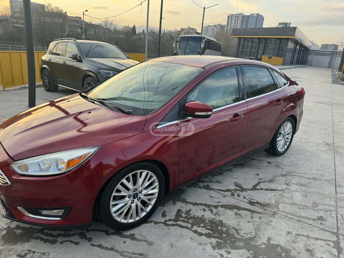 Ford Focus - фото 1