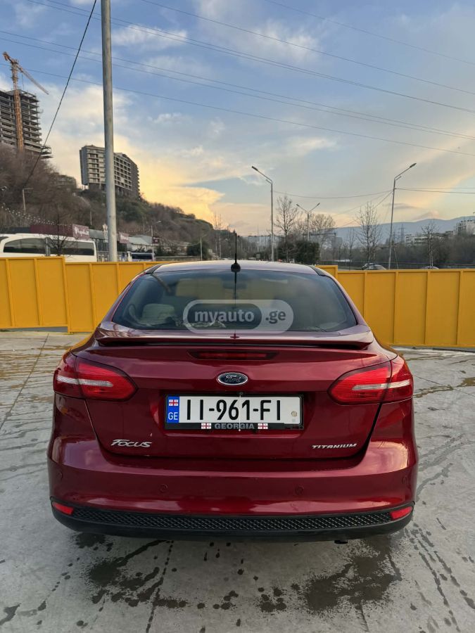Ford Focus - фото 5