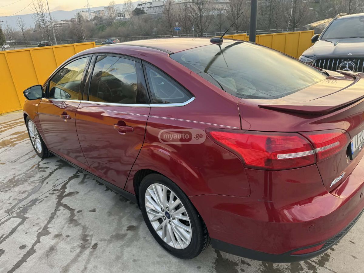 Ford Focus - фото 7