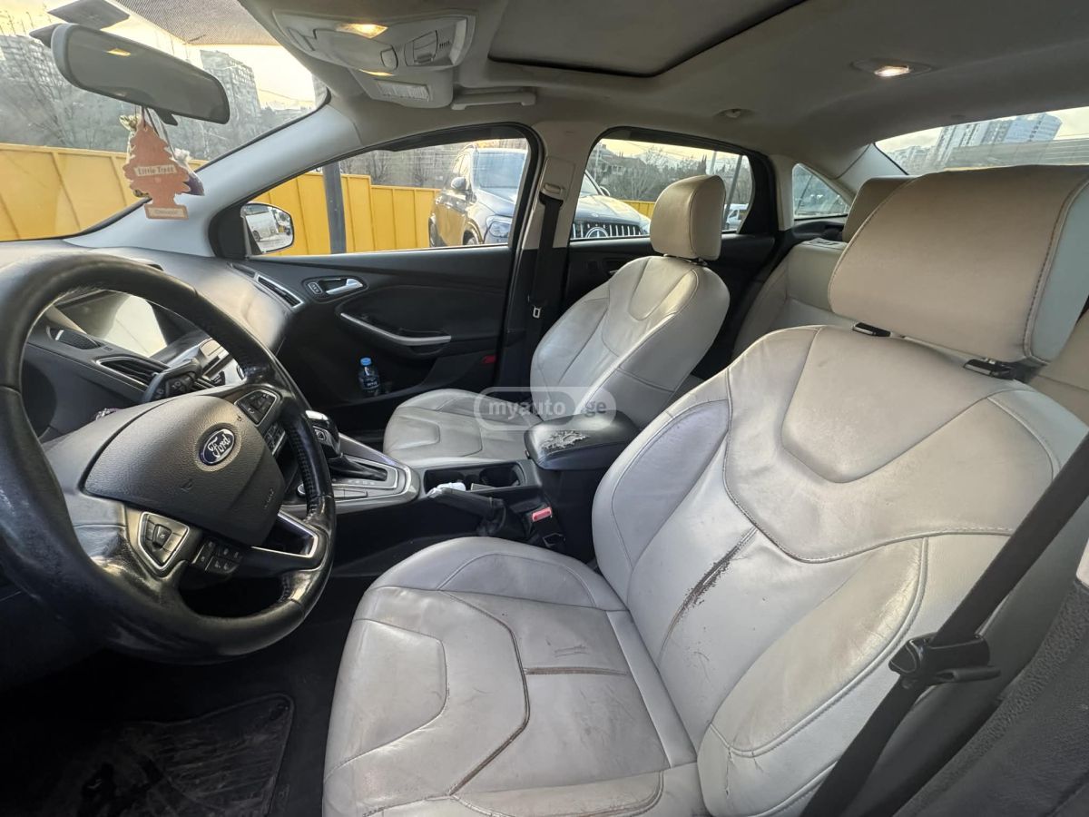 Ford Focus - фото 9