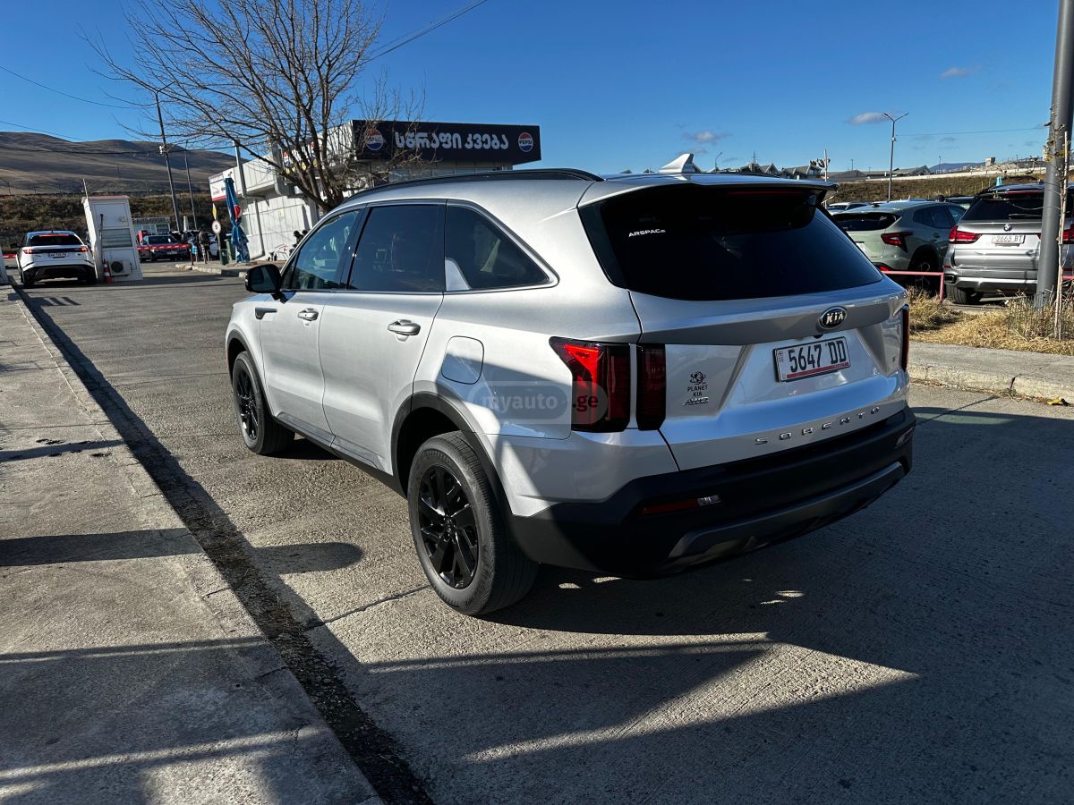 Kia Sorento - фото 3